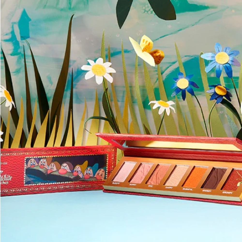 I Heart ❤️ Revolution and Disney Fairytale Mini Palette - Picture 5 of 5